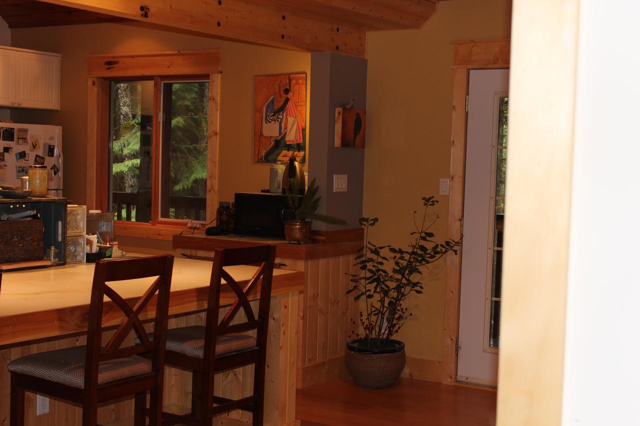 The Perch On Gabriola Bed and Breakfast Εξωτερικό φωτογραφία
